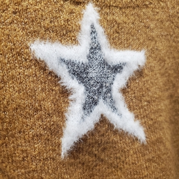 Every Metallic Star Crew Neck Sweater - Picture 5 of 7